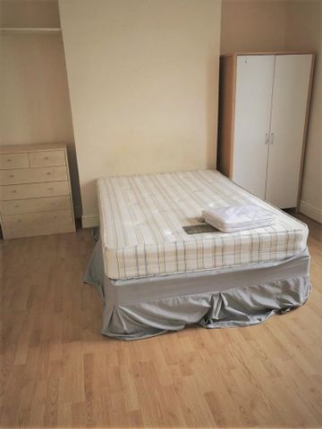 4 bedroom house to rent - Photo 2