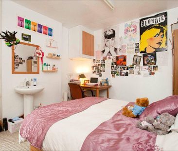 7 bedroom detached house to rent - Photo 2