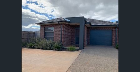 Low-Maintenance Living Meets Modern Convenience – $365/week! - Photo 3