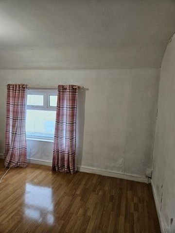 79 Forfar Street, Belfast, BT12 7BE - Photo 3