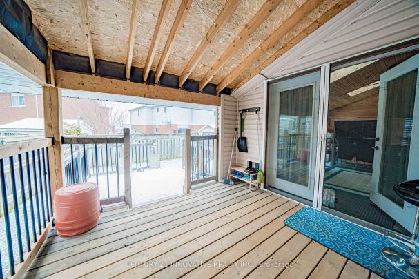 Detached Home For Lease | E9039489 - Photo 1