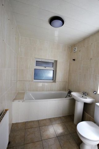1 bedroom ground floor flat to rent - Photo 4
