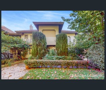 Perfectly Positioned Deco Gem with House-Like Proportions - Photo 1