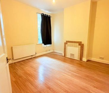 4 bedroom terraced house to rent - Photo 5