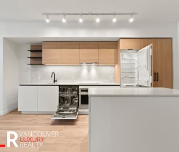 Condo in Surrey, BC - Photo 6