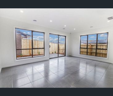 Low Maintenance Living in Merrifield's Estate ! - Photo 1