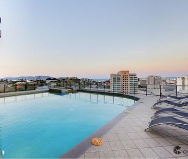 Stunning City Views in the Heart of Townsville City! - Photo 1