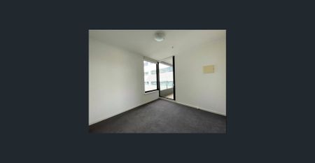 Magnificent modern 1 bedroom apartment in sensational South Melbourne. - Photo 2