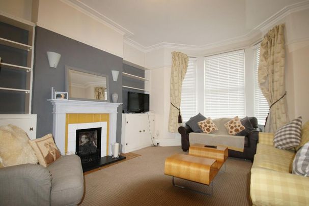 4 bedroom terraced house to rent - Photo 1