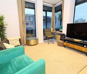 Albert Drive, Woking, Surrey, GU21 - Photo 3