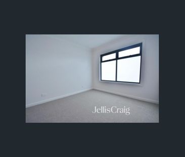 Prime Position - Photo 5