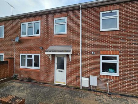 Allan Grove, Romsey - Photo 3