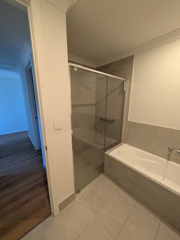 New Port - Photo 3