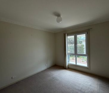 3/16A Emmett Street, Golden Square, Vic 3555 - Photo 2