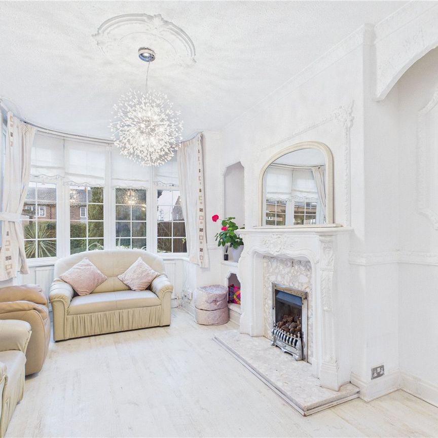 3 Bedroom End Of Terrace - Photo 1