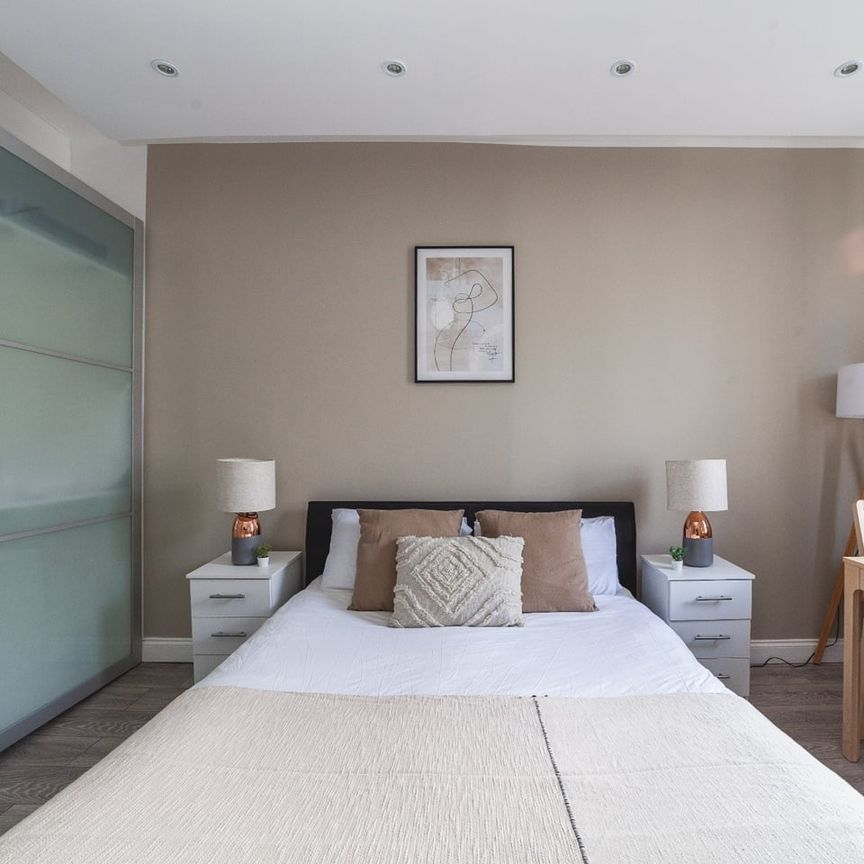 1 Bed Flat, Gloucester Terrace, W2 - Photo 1