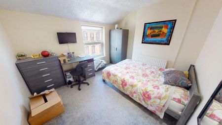 5 bedroom terraced house to rent - Photo 3