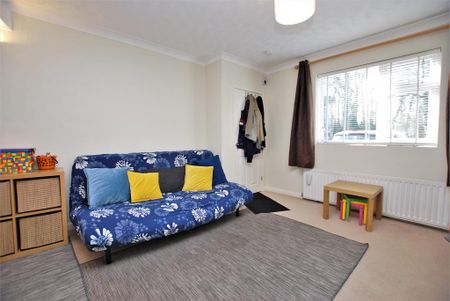 3 bedroom semi-detached house to rent - Photo 2