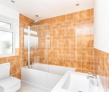 4 bedroom terraced house to rent - Photo 3