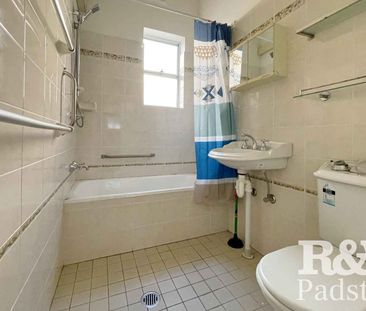 Water Views, Versatile Layout & Everyday Convenience - Photo 4