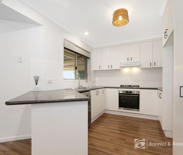 CHARMING HOME IN QUIET WEST WODONGA COURT - Photo 4