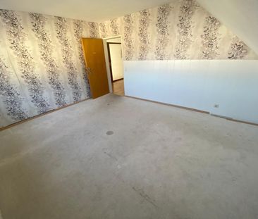 Lichtdurchflutete 4-Zimmer-Dachgeschosswohnung mit Balkon, Tageslic... - Photo 1