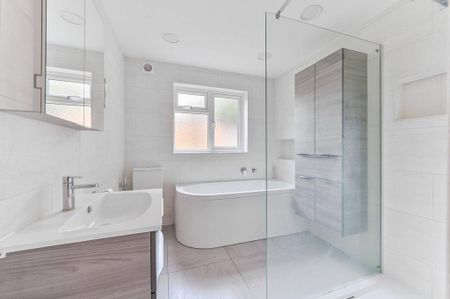 3 bedroom terraced house to rent - Photo 5