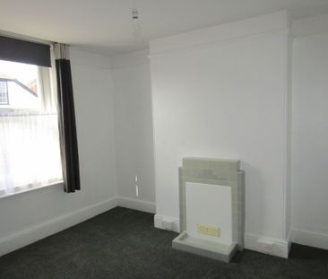 4 bed Terraced - To Let - Photo 2