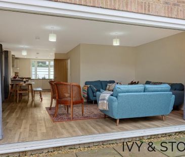 4 bedroom semi-detached house to rent - Photo 6