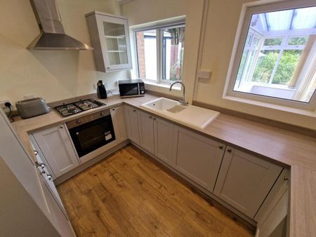 3 bedroom semi-detached house to rent - Photo 4
