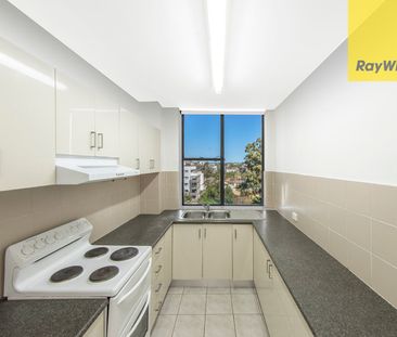 LARGE 3 BEDROOM UNIT IN GOOD STREET - Photo 6