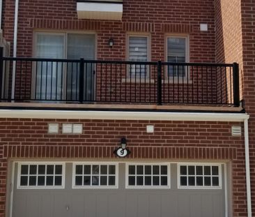 For Lease - 9 Edward Lennox Street, Markham, Ontario - Photo 4