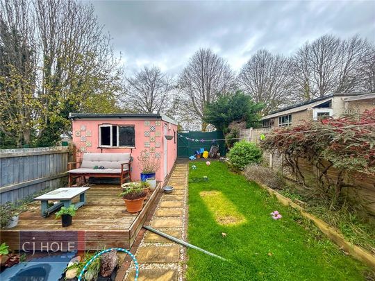 4 bedroom semi-detached house to rent - Photo 1