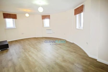 2 bedroom flat to rent - Photo 3
