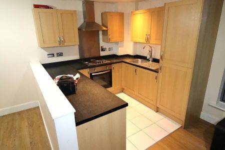 2 bedroom flat to rent - Photo 3