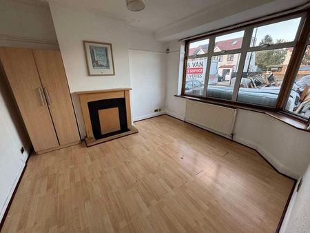 Ellerdine Road, Hounslow, TW3 - Photo 2