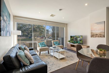 Modern 2-Bedroom Apartment in Prime Curtin Location - Photo 2