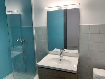 NÎMES - QUARTIER VINCENT FAÏTA - APPARTEMENT TYPE 2 DE 30.73M², - Photo 2