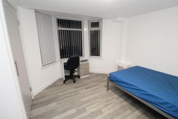 6 bedroom house to rent - Photo 1