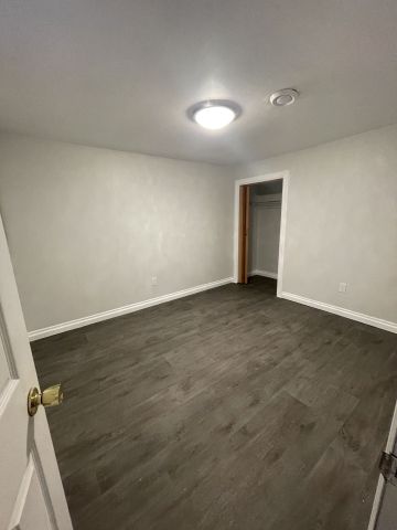 For Lease - 8 Daphne Crescent, Barrie, Ontario - Photo 2