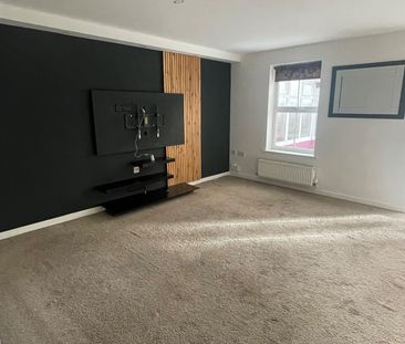 3 Bed Semi-Detached House, Rowans Crescent, NG6 - Photo 3