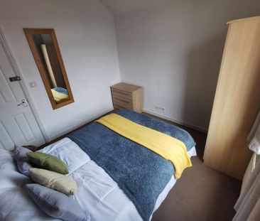 1 bedroom in a house share to rent - Photo 2