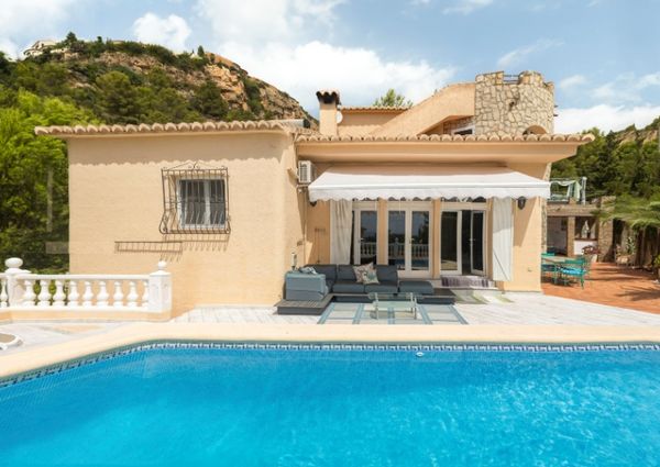 For rent villa with private pool near the beach in Cumbre del Sol, Benitachell