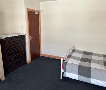 6 bedroom semi-detached house to rent - Photo 6