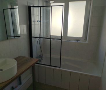 Location Appartement 3 pièces 71m² - Photo 3