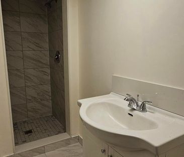 For Lease - 46 Walter Avenue Unit# B, Newmarket, Ontario - Photo 3