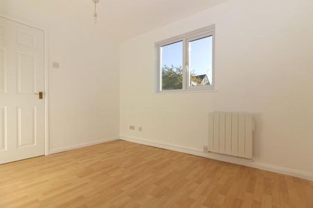 1 bedroom ground floor maisonette to rent - Photo 2