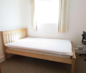 Bedroom Detached House In Winton, BH9 - Photo 3
