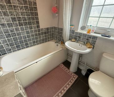 Cameron Close - Photo 6