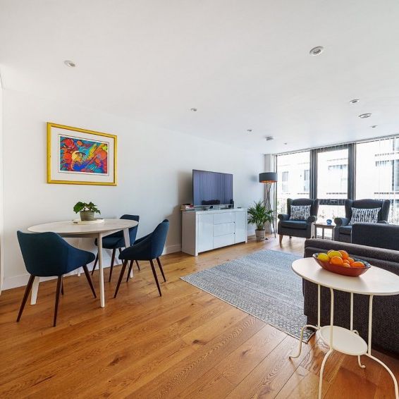 Station Road, Gerrards Cross,SL9 - Photo 1